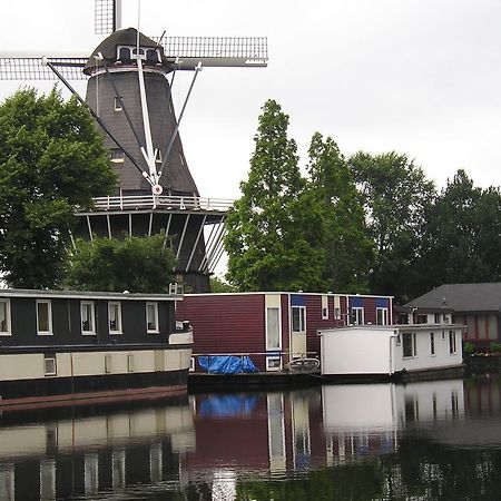 Houseboat Under The Mill Hotell Amsterdam Exteriör bild